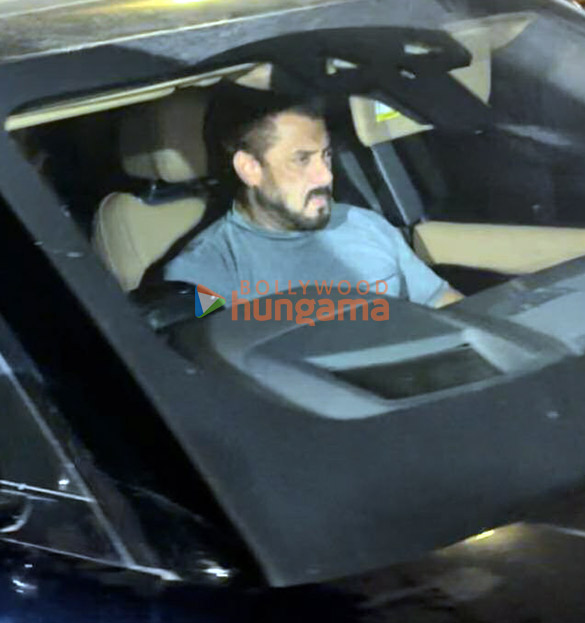 photos salman khan zaheer iqbal and eknath shinde snapped at lilavati hospital in bandra 6