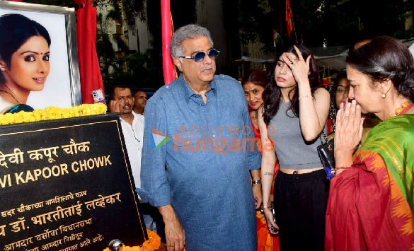 photos shabana azmi boney kapoor khushi kapoor and others attend the unveiling ceremony of sridevi kapoor chowk in andheri mumbai 2