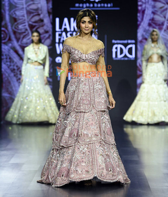 photos shraddha kapoor alaya f manushi chhillar and others walk the ramp at lakme fashion week 2024 4