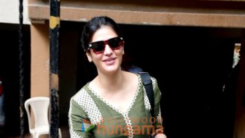 Photos: Shruti Haasan snapped in Pali Hill