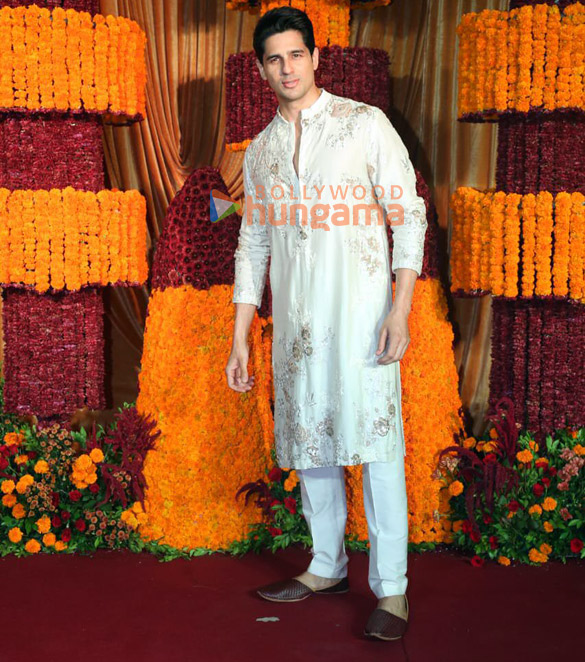 photos siddharth malhotra huma qureshi raashii khanna tamannaah bhatia and others snapped attending ramesh s tauranis diwali bash 2
