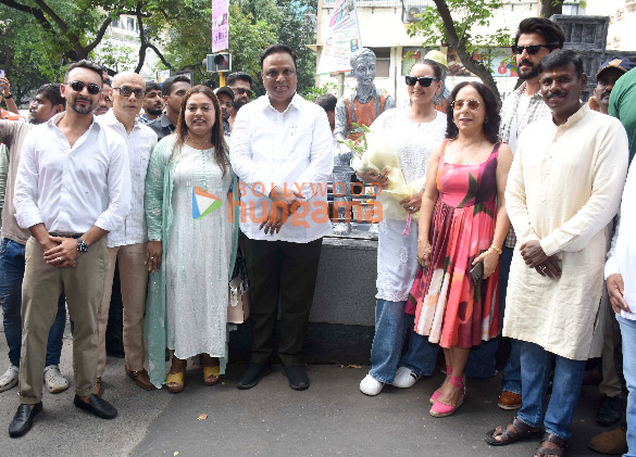 Photos: Sonakshi Sinha and Zaheer Iqbal unveil Sangeeta Babani’s sculpture series ‘Tea Break’ in Bandra