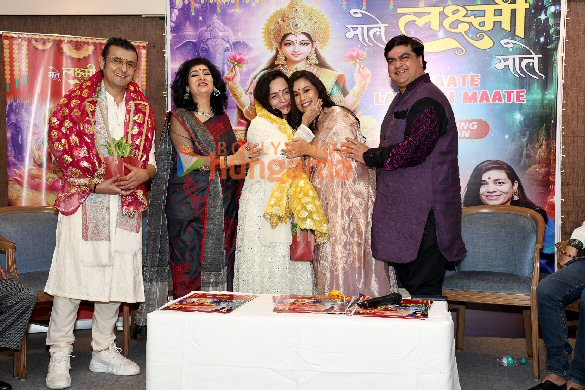 photos sonu nigam anup jalota and others graces the launch of minal nigams maate lakshmi maate album 2