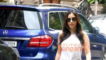 Photos: Sophie Choudry snapped outside her residence in Khar