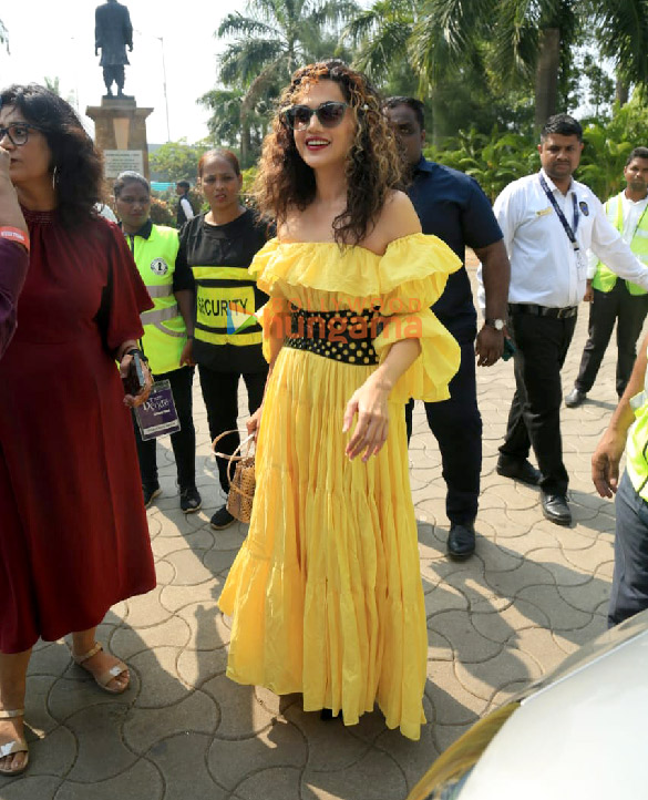 Photos: Taapsee Pannu snapped in town Photos: Taapsee Pannu snapped in town