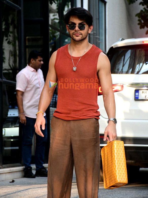 Photos: Veer Pahariya snapped at Maddock Films’ office Photos: Veer Pahariya snapped at Maddock Films’ office