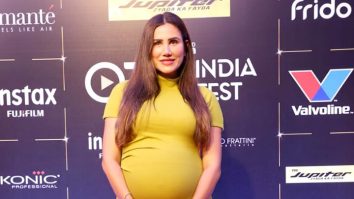 Mommy to be Sonnalli Seygall flaunts baby bump at Bollywood Hungama’s OTT India Fest