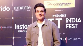 Sunny Hinduja poses for the paps at Bollywood Hungama’s OTT India Fest