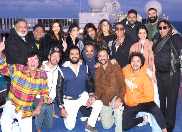 El equipo Housefull 5 de Sajid Nadiadwala en un rodaje en un crucero en Londres, los creadores ofrecen el último vistazo del rodaje