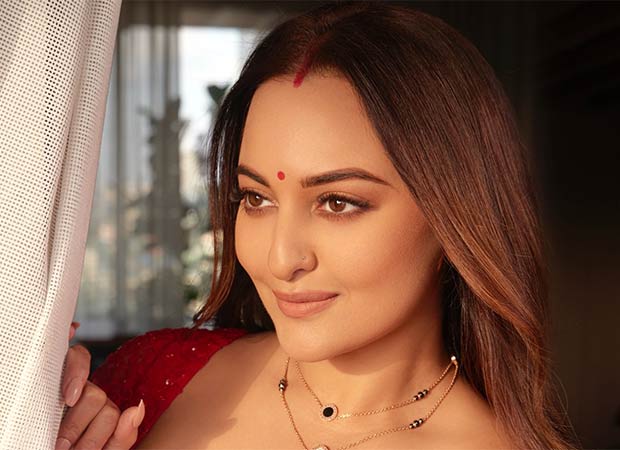 Sonakshi Sinha wears Rs 13.6 lakh mangalsutra as she marks first Karwa Chauth in style! 13 : Bollywood News