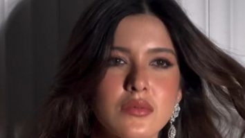 White can never go wrong! Shanaya Kapoor flaunts her hair in white