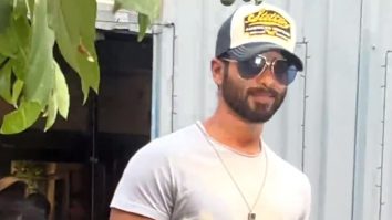 Dashing Kapoor snapped in the city wearing white! Shahid Kapoor
