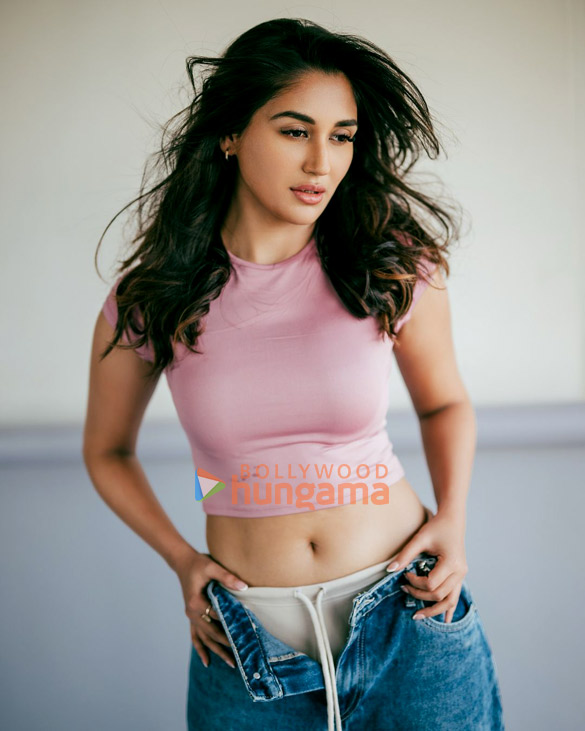 nikita dutta 2 126