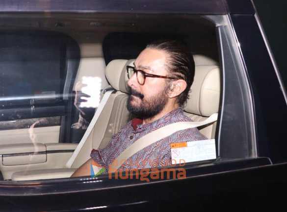 photos aamir khan snapped with daughter ira khan in bandra 3
