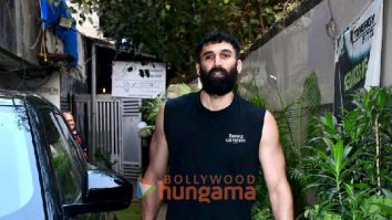 Photos: Aditya Roy Kapur snapped outside a gym in Bandra