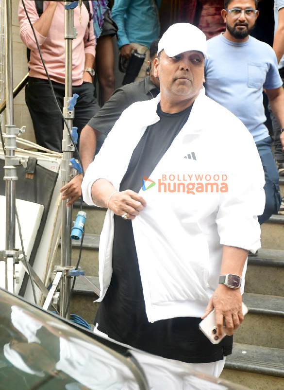 photos ajay devgn kubbra sait and ganesh acharya snapped during a shoot in bandra 3