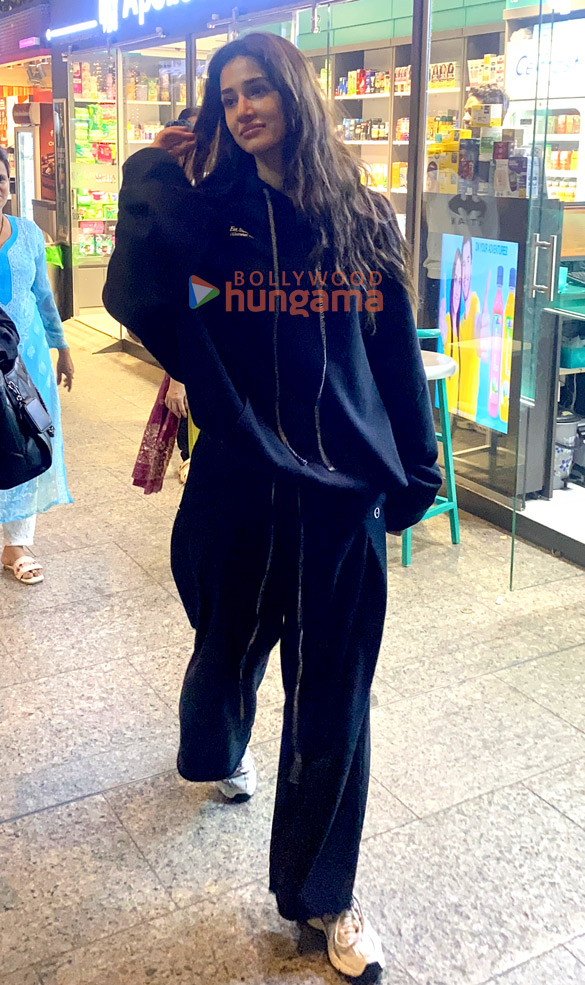 photos disha patani and tamannaah bhatia snapped at the airport 3