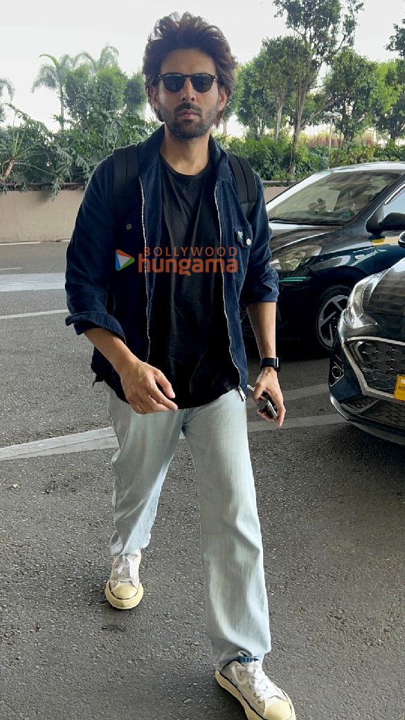 Photos: Kartik Aaryan, Vikrant Massey, Stebin Ben and Taha Shah Badussha snapped at the airport Photos: Kartik Aaryan, Vikrant Massey, Stebin Ben and Taha Shah Badussha snapped at the airport