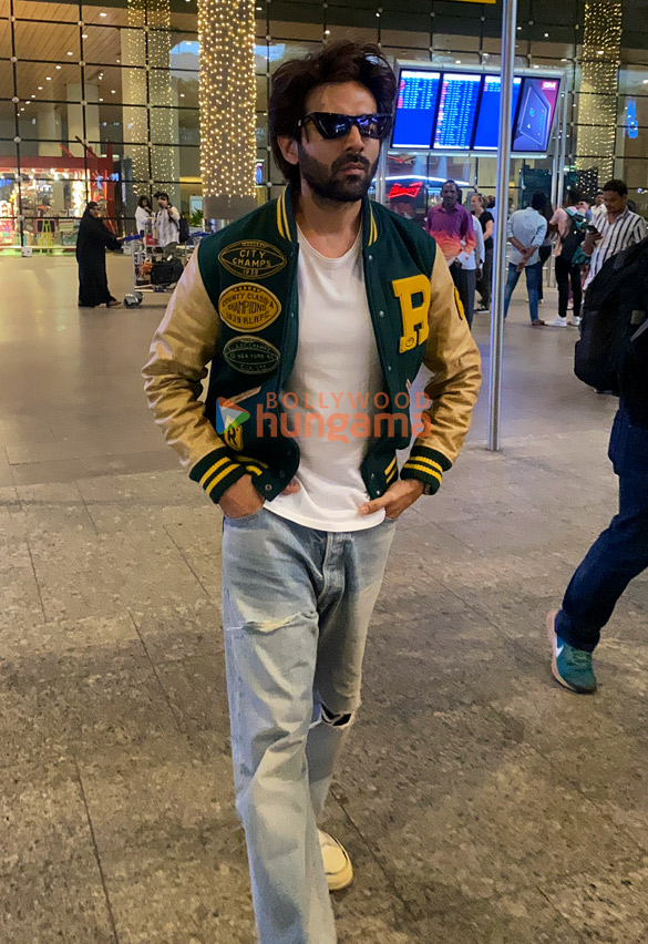 Photos: Kartik Aaryan and Aditya Roy Kapur snapped at the airport Photos: Kartik Aaryan and Aditya Roy Kapur snapped at the airport