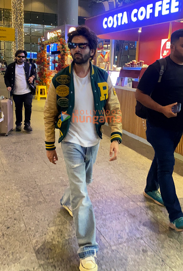 photos kartik aaryan and aditya roy kapur snapped at the airport 3