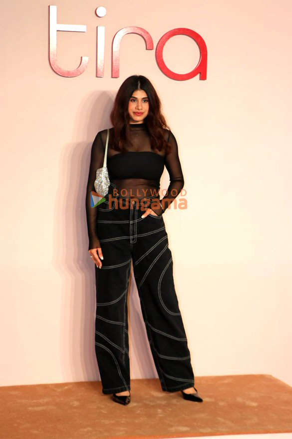 photos kiara advani suhana khan kareena kapoor khan and others snapped at tira flagship store launch 7