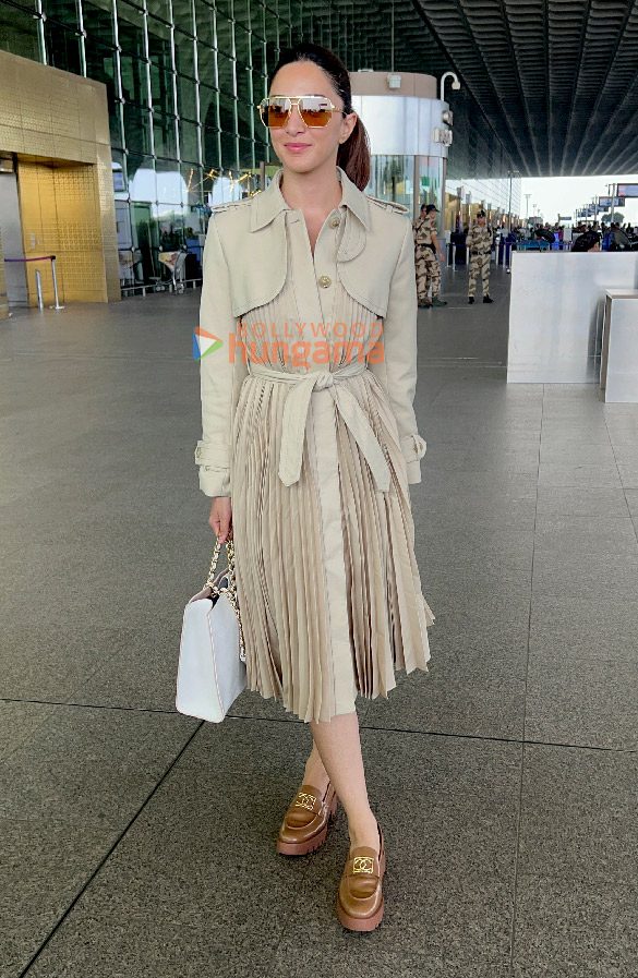 photos kiara advani snapped at the airport 3 4