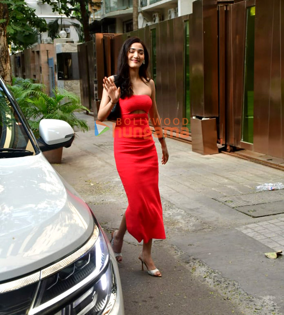 photos medha shankr snapped in juhu 5