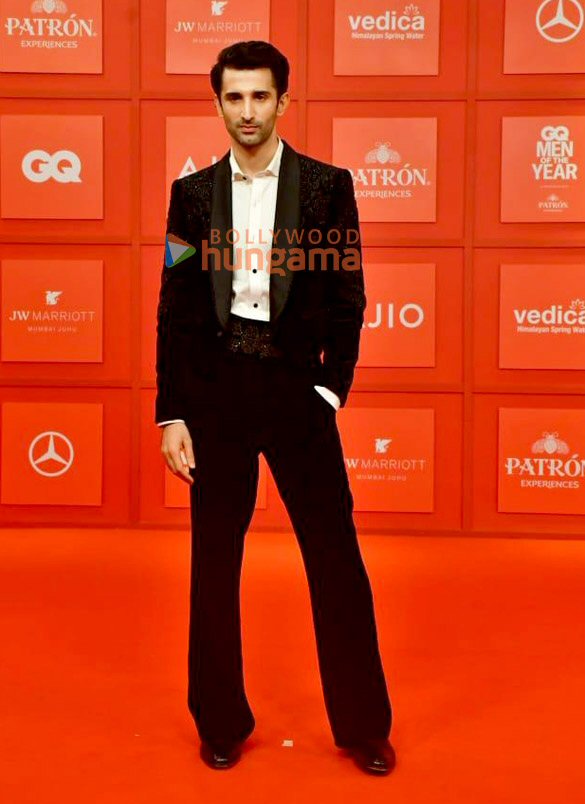 photos nora fatehi shraddha kapoor varun dhawan kartik aaryan and others grace the gq men of the year awards 2024 11