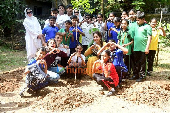photos raashii khanna kicks off her pre birthday celebrations with a plantation drive along with 100 kids at the bhamla foundation 2
