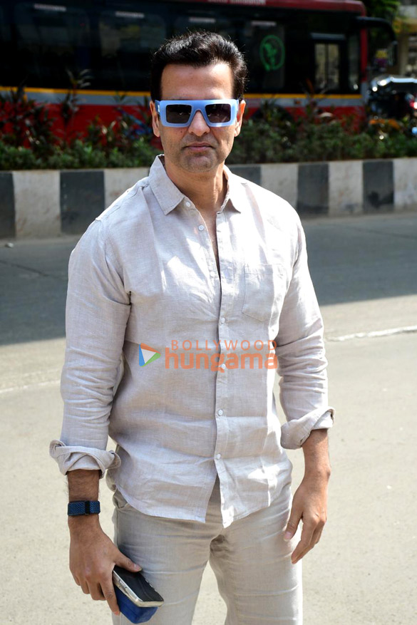 photos rohit roy snapped in bandra 2