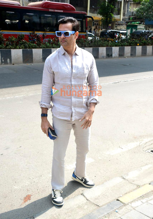 photos rohit roy snapped in bandra 3