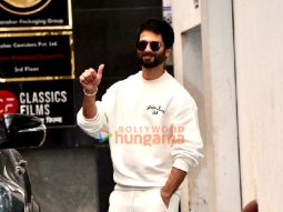 Photos: Shahid Kapoor snapped at Roy Kapur Films office in Khar