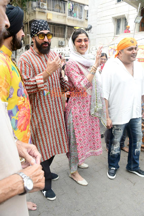 photos shilpa shetty raj kundra and nimrat kaur snapped outside a gurudwara 2