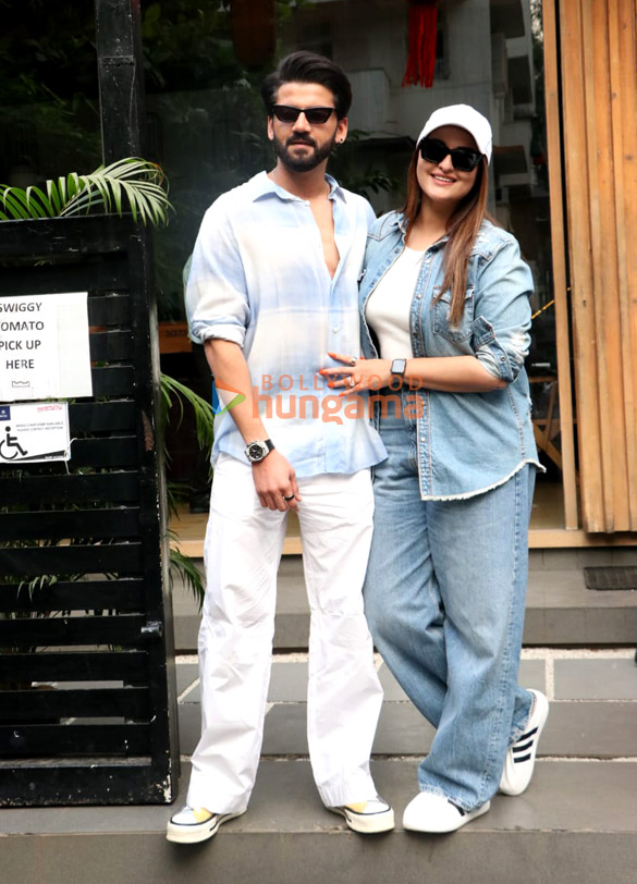 photos sonakshi sinha and zaheer iqbal snapped outside mizu in bandra 2