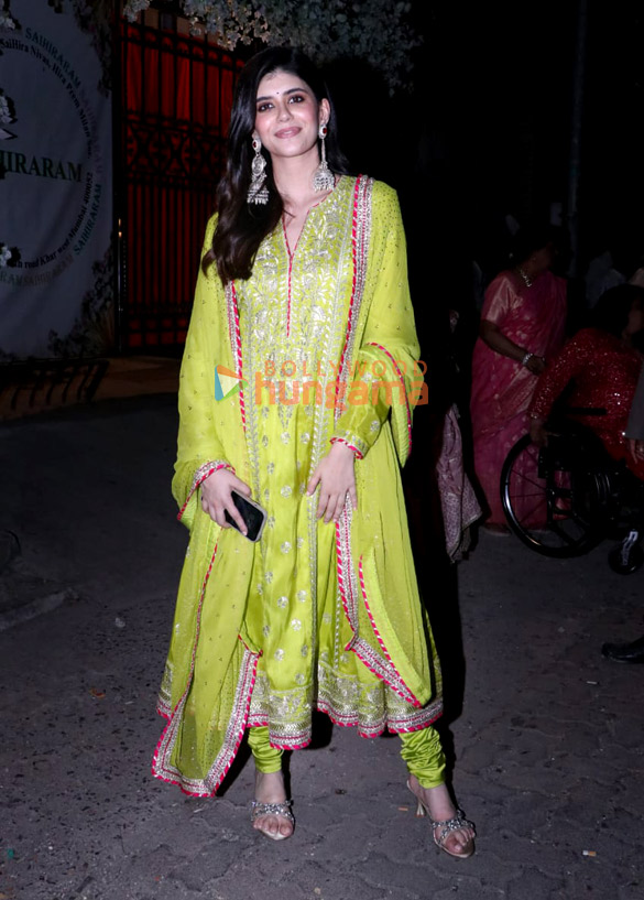 photos tara sutaria sanjana sanghi karisma kapoor and others snapped at friends wedding 1