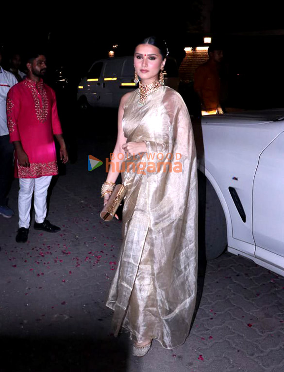 photos tara sutaria snapped at friends wedding 4