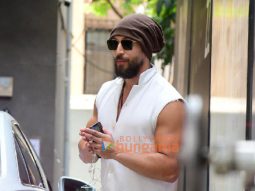Photos: Tiger Shroff snapped in Bandra