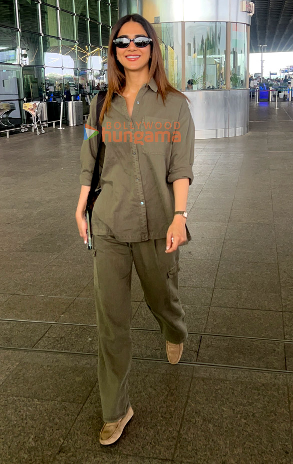 photos vaani kapoor snapped at the airport 4 4