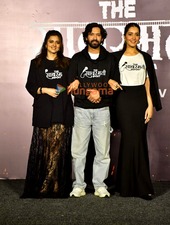 photos vikrant massey raashi khanna ridhi dogra and others grace the sabarmati report trailer launch 9