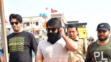 Photos: Yash and Kiara Advani snapped at Versova Jetty ahead of Toxic shoot