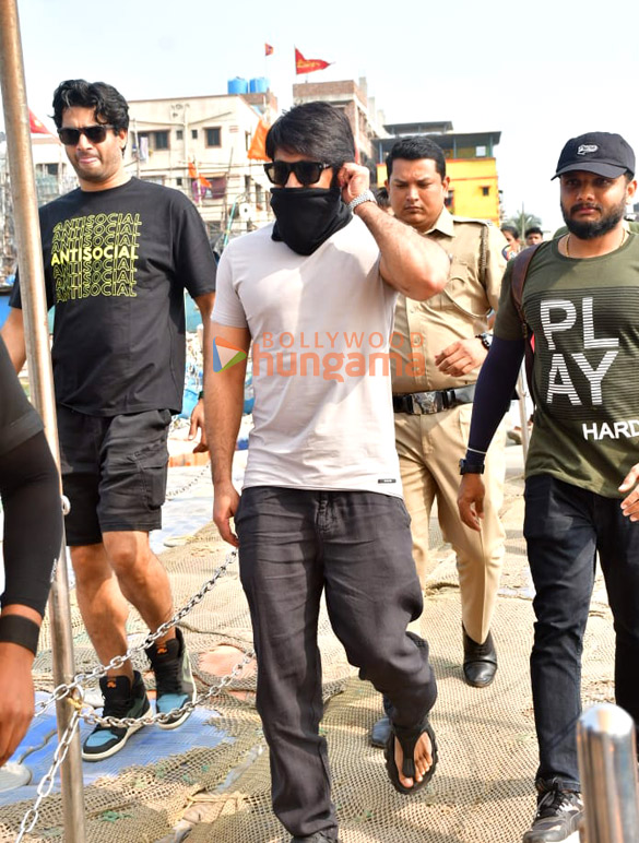 Photos: Yash and Kiara Advani snapped at Versova Jetty ahead of Toxic shoot