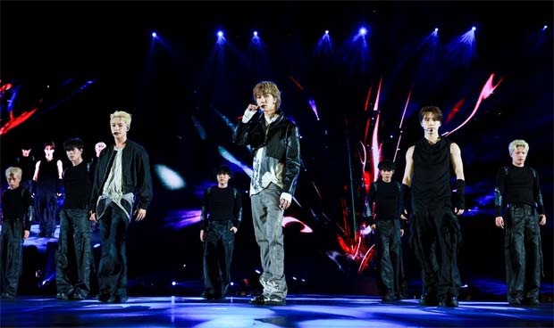 SEVENTEEN conclude ‘RIGHT HERE’ U.S. Tour with sold-out stadium concerts, capping off a milestone 3-week journey, see LA show pics