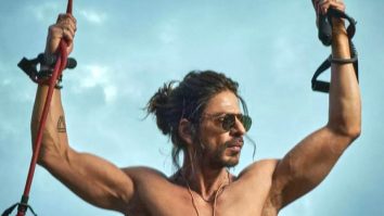 Shah Rukh Khan’s 59th birthday celebration: Superstar reacts as a fan removes his shirt and shows a tattoo of SRK: “Tere left shoulder pe main bahut handsome lag raha hoon”; also adds “Shirt utaarne ka haq sirf mera hai”