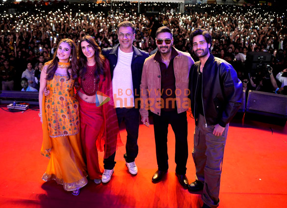 Photos: Ajay Devgn, Abhishek Kapoor, Pragya Kapoor, Aaman Devgan and Rasha Thadani launch title track of Azaad in Bhubaneswar Photos: Ajay Devgn, Abhishek Kapoor, Pragya Kapoor, Aaman Devgan and Rasha Thadani launch title track of Azaad in Bhubaneswar
