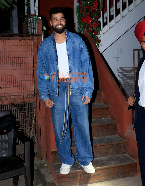 photos akansha ranjan kapoor anushka ranjan aditya seal and others snapped in bandra 3