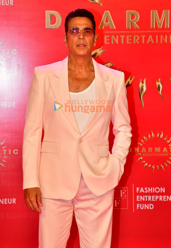 photos akshay kumar janhvi kapoor tiger shroff and others grace the fashion entrepreneur fund and dharmatic entertainment show event 15