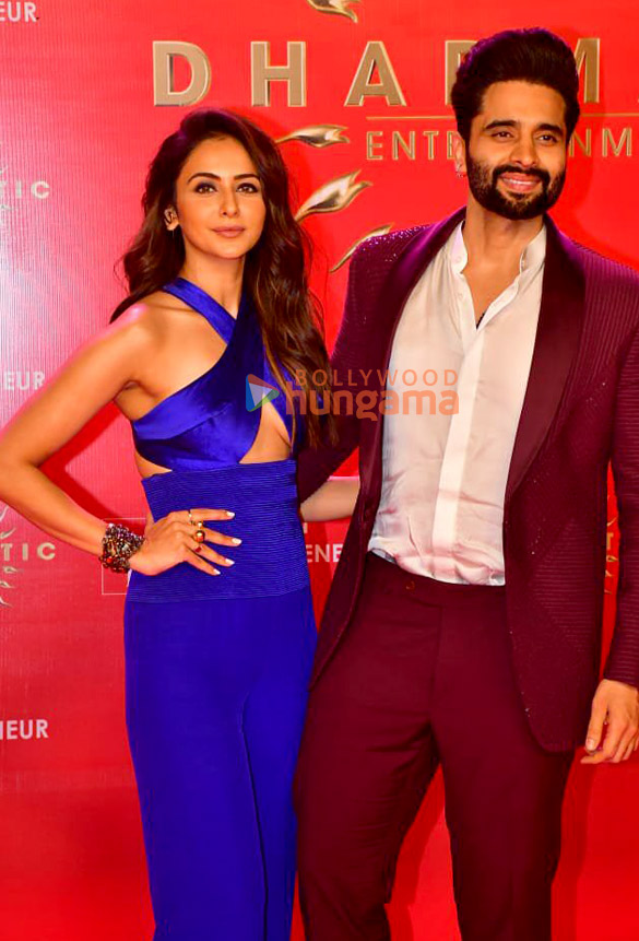 photos akshay kumar janhvi kapoor tiger shroff and others grace the fashion entrepreneur fund and dharmatic entertainment show event 18
