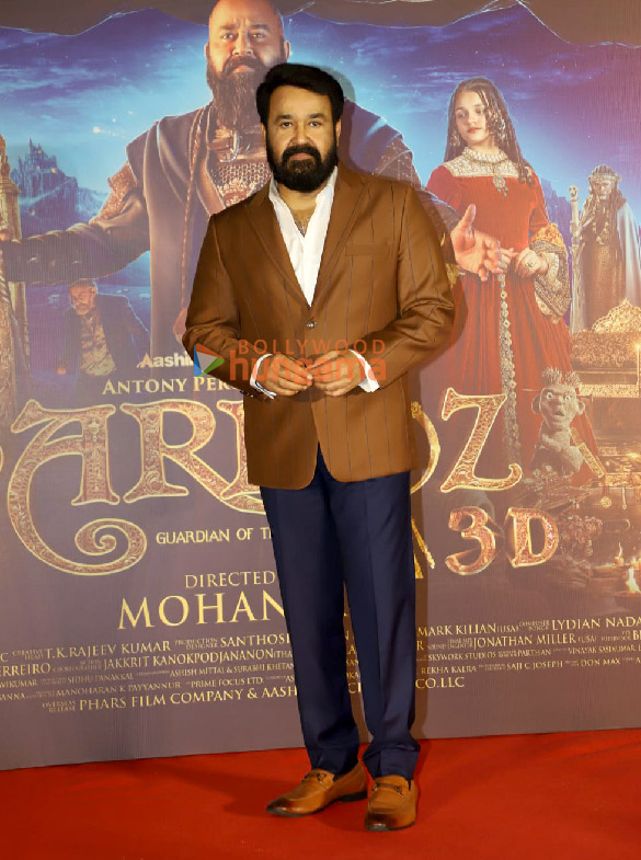 photos akshay kumar mohanlal and othes snapped at the trailer launch of barroz 6