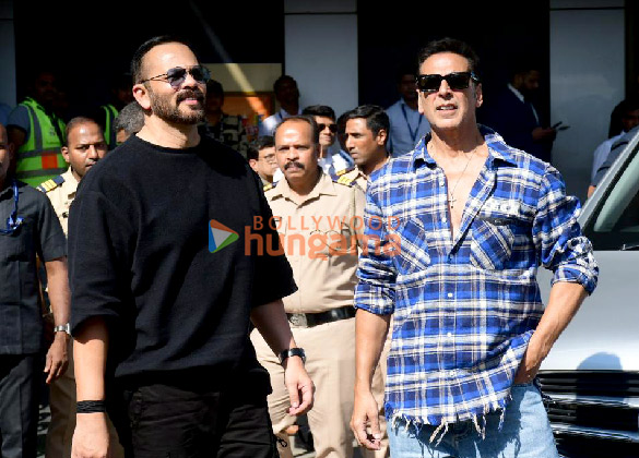 photos akshay kumar rohit shetty and jr ntr snapped at kalina airport 5