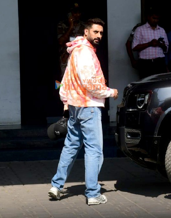 photos alia bhatt ranbir kapoor kareena kapoor khan saif ali khan and others snapped at kalina airport 11